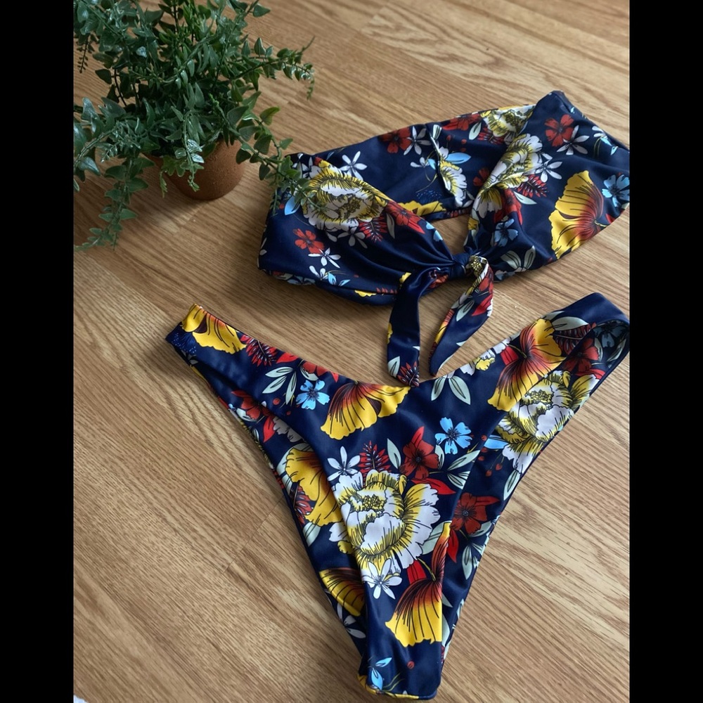 🎈5/$40 Zaful Blue Floral cheeky bikini Set